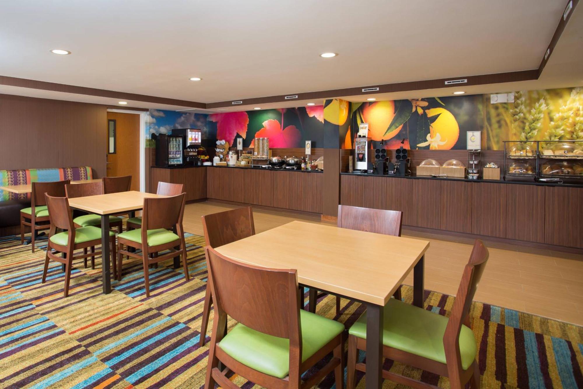 Fairfield Inn Manchester - Boston Regional Airport Exterior photo